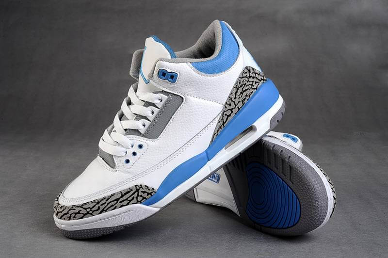 Premièrement, les baskets Air Jordan 3 Femme sont un symbole de style intemporel et de performance de haut niveau.