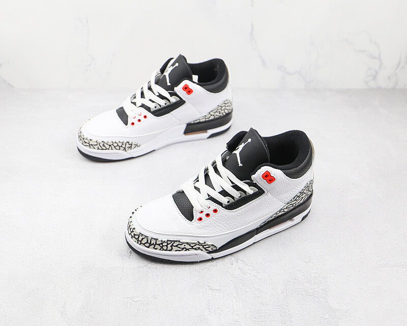 Premièrement, les baskets Air Jordan 3 Femme sont un symbole de style intemporel et de performance de haut niveau.
