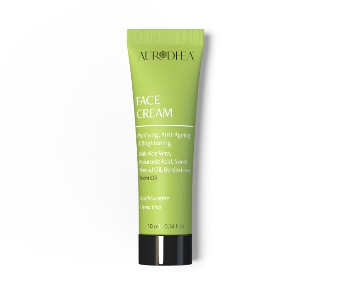 La gamme à l’huile de neem  Chogan est spécialement conçue pour purifier.

apaiser et revitaliser la peau et les cheveux grâce aux propriétés exceptionnelles de cet ingrédient naturel.