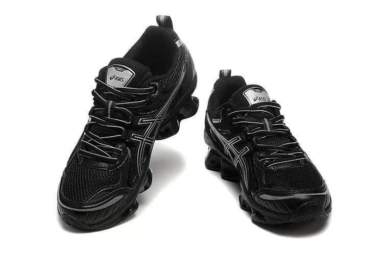 Premièrement :Les baskets Asics  offrent une combinaison parfaite de style et de performance.