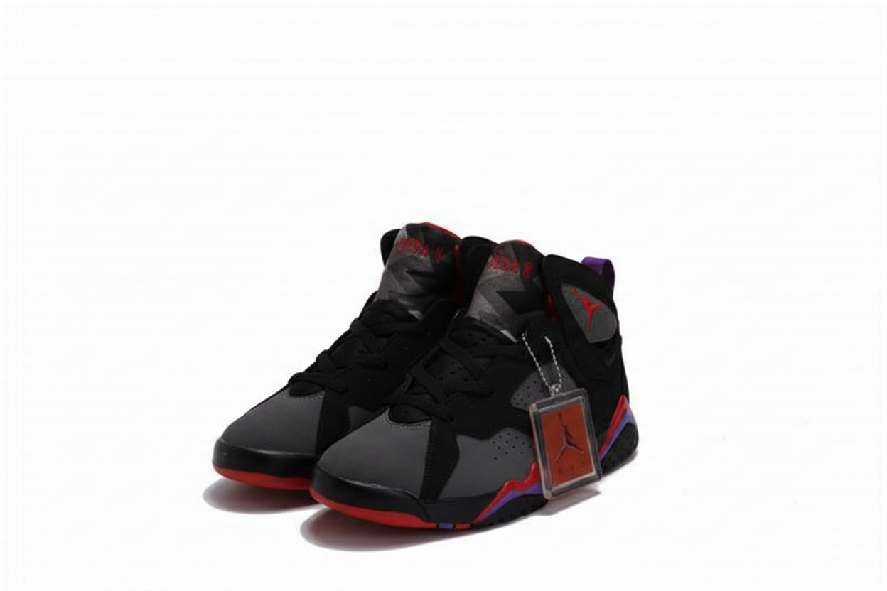 Premièrement, les baskets Air Jordan 7 Femme se distinguent par leur design iconique et leur confort exceptionnel.