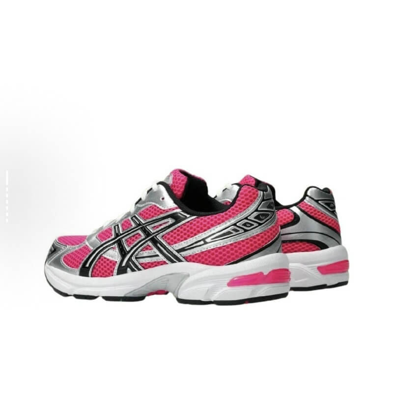 Premièrement :Les baskets Asics  offrent une combinaison parfaite de style et de performance.