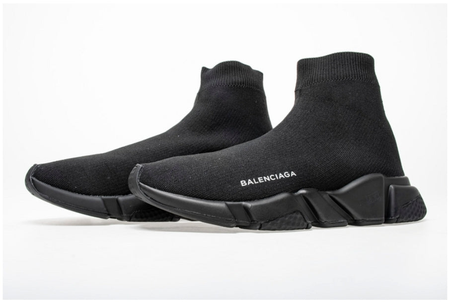 les sneakers Balenciaga Triple S "Beige Green Yellow" Femme sont un témoignage de l'engagement de Balenciaga à combiner style et innovation.