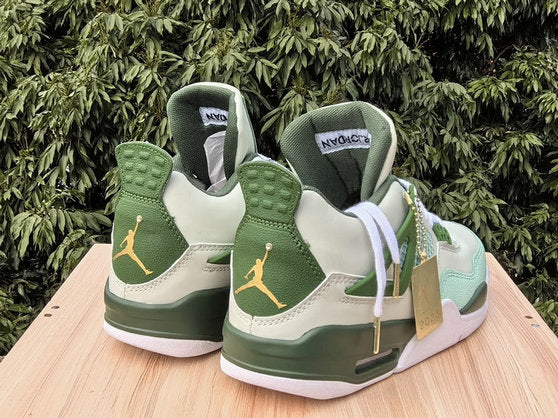Premièrement : Les baskets Air Jordan 4 Femme se distinguent par leur design iconique et leur capacité à allier style et fonctionnalité.