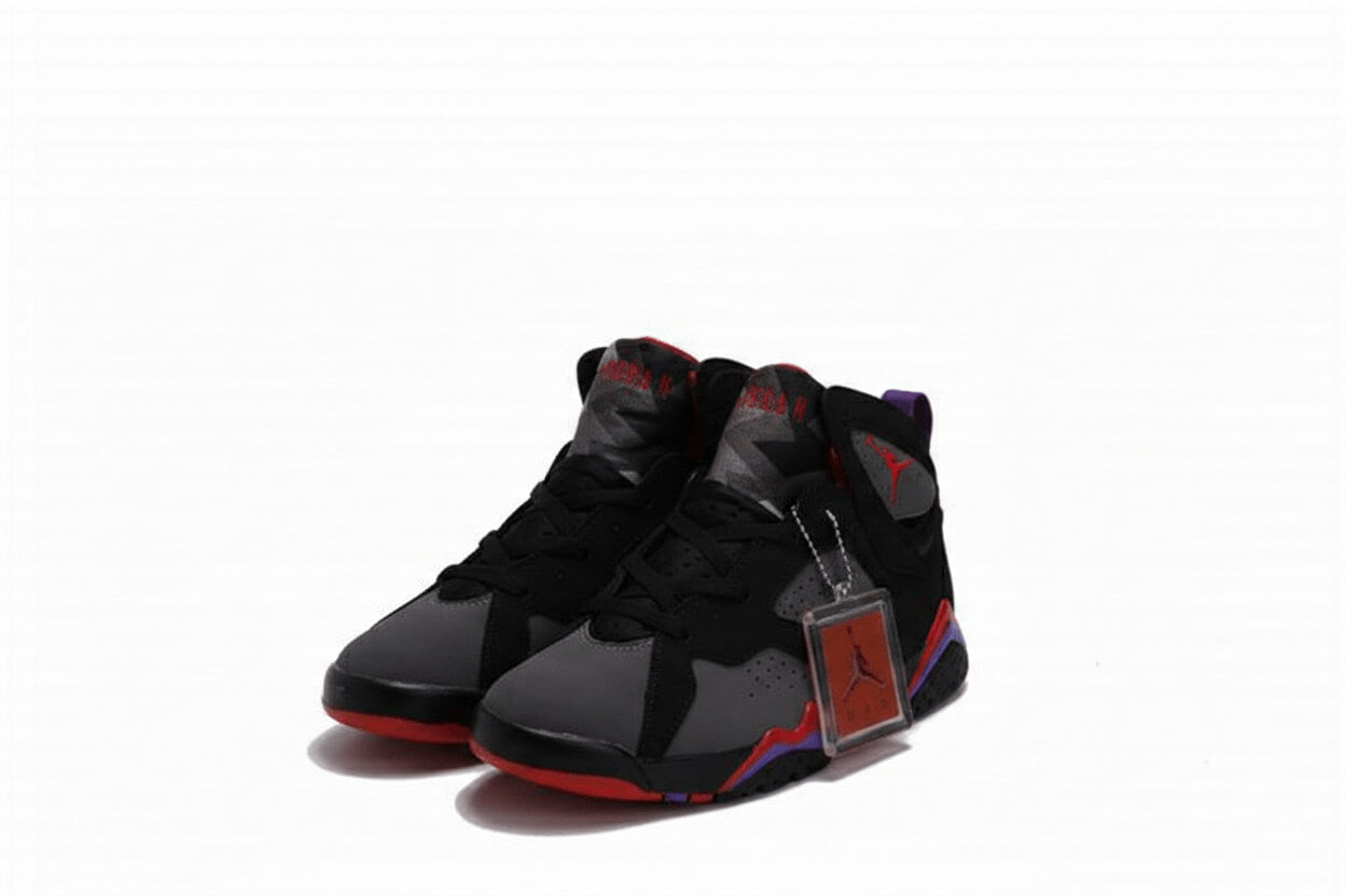Premièrement, les baskets Air Jordan 7 Femme se distinguent par leur design iconique et leur confort exceptionnel.
