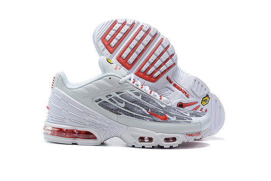 Résultats de l'évolution emblématique de la ligne Nike, les Nike TN Air Max Plus Femme sont un témoignage de l'engagement de Nike à combiner style et innovation.