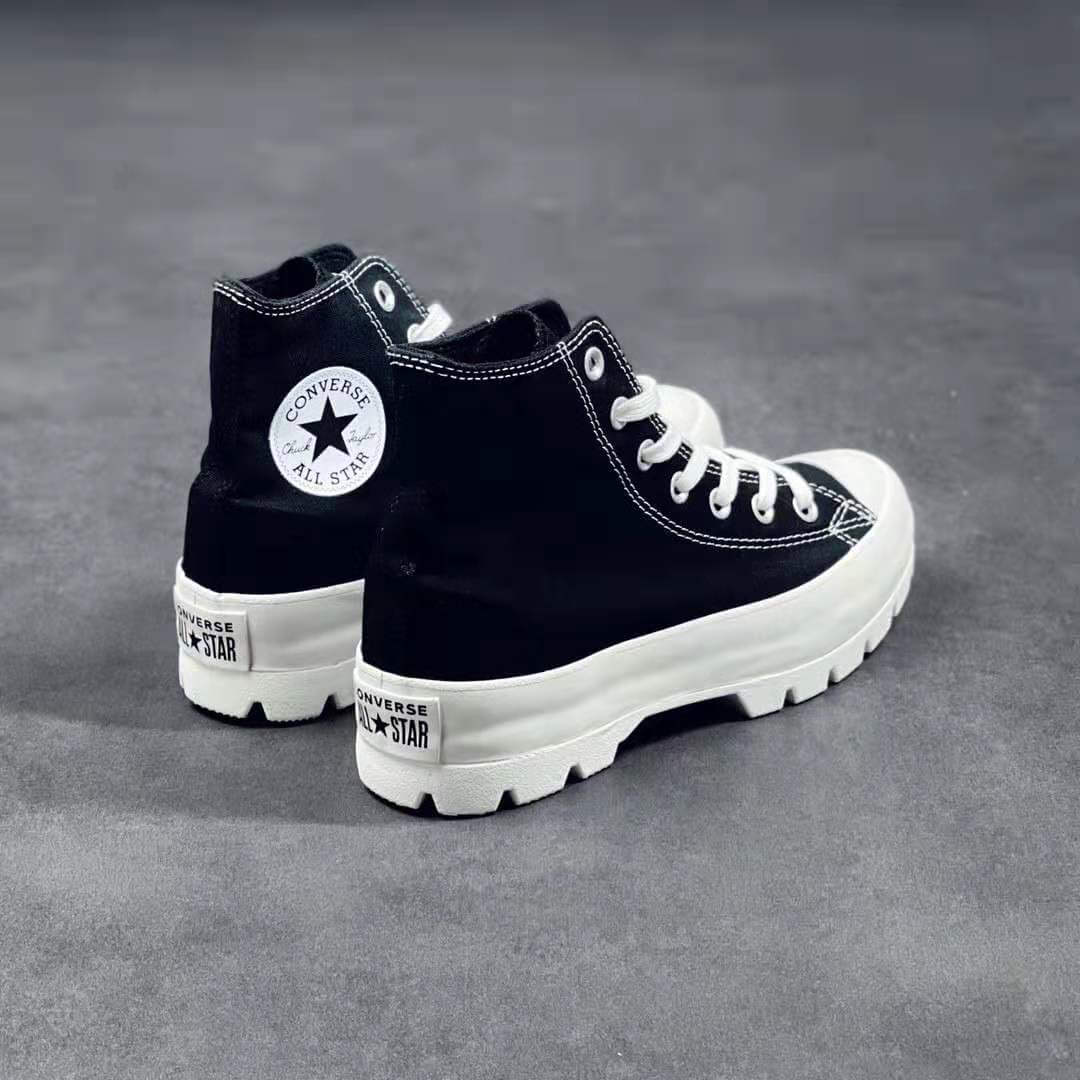 Premièrement : Les baskets Converse Femme se distinguent par leur design iconique et leur esthétique vintage.