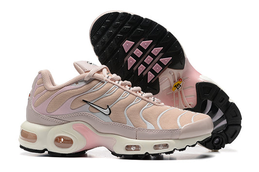 Résultats de l'évolution emblématique de la ligne Nike, les Nike TN Air Max Plus Femme sont un témoignage de l'engagement de Nike à combiner style et innovation.