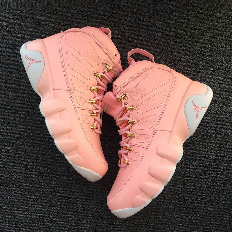 Les baskets Air Jordan 9 sont des pièces maîtresses de la mode. Depuis leur introduction.
