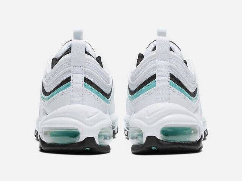 Les baskets Nike Air Max 97 Femme  sont des pièces maîtresses de la mode. Avec un look décontractée style iconique tendance olution emblématique de la ligne Nike, les Nike Air Max 97 sont un témoignage de l'engagement de Nike à combiner style et innovation.