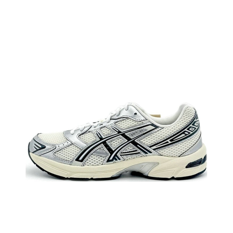 Premièrement :Les baskets Asics  offrent une combinaison parfaite de style et de performance.