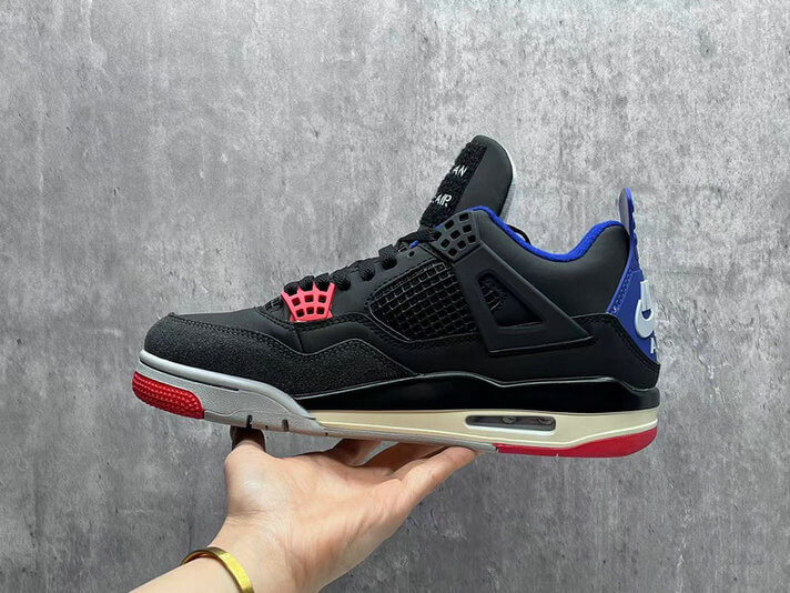 Premièrement : Les baskets Air Jordan 4 Femme se distinguent par leur design iconique et leur capacité à allier style et fonctionnalité.