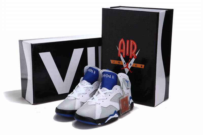 Premièrement, les baskets Air Jordan 7 Femme se distinguent par leur design iconique et leur confort exceptionnel.