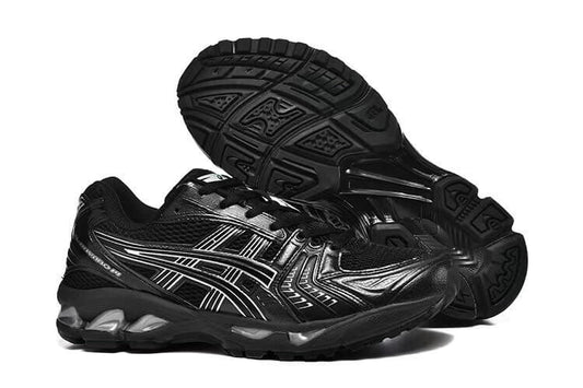 Premièrement :Les baskets Asics GEL-KAYANO offrent une combinaison parfaite de style et de performance.
