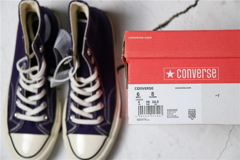 Premièrement : Les baskets Converse Femme se distinguent par leur design iconique et leur esthétique vintage.