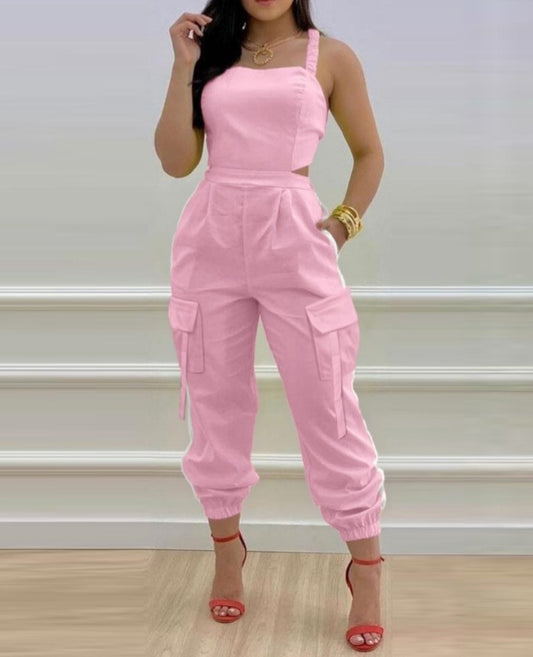 Premièrement : Adoptez un look résolument moderne avec cette Combinaison cargo décontractée à empiècements contrastés et poches Femme.