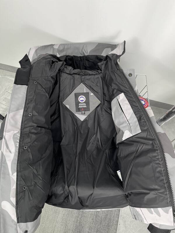 Résultat de l'évolution emblématique de la marque Canada G00se Femme,