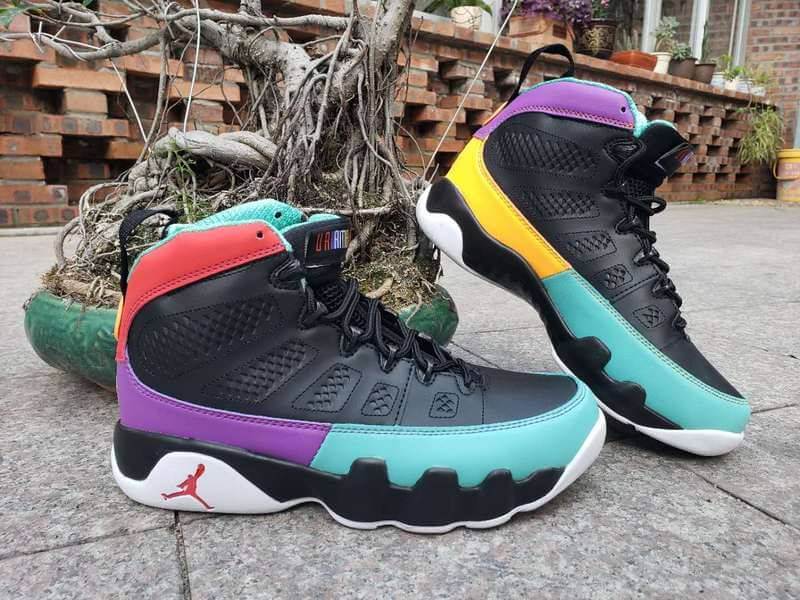 Les baskets Air Jordan 9 sont des pièces maîtresses de la mode. Depuis leur introduction.