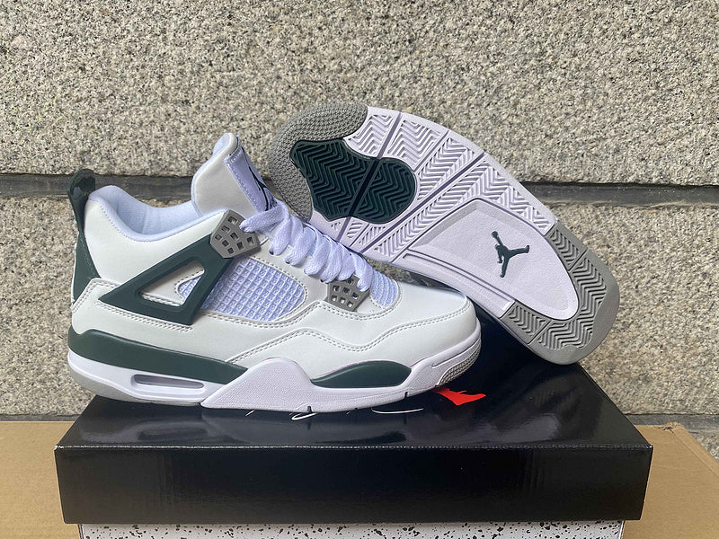 Premièrement : Les baskets Air Jordan 4 Femme se distinguent par leur design iconique et leur capacité à allier style et fonctionnalité.