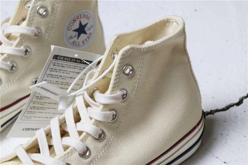 Premièrement : Les baskets Converse Femme se distinguent par leur design iconique et leur esthétique vintage.