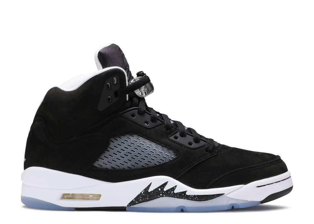 Premièrement, les baskets Air Jordan 5 Femme incarnent un mélange parfait de style audacieux et de performance exceptionnelle.