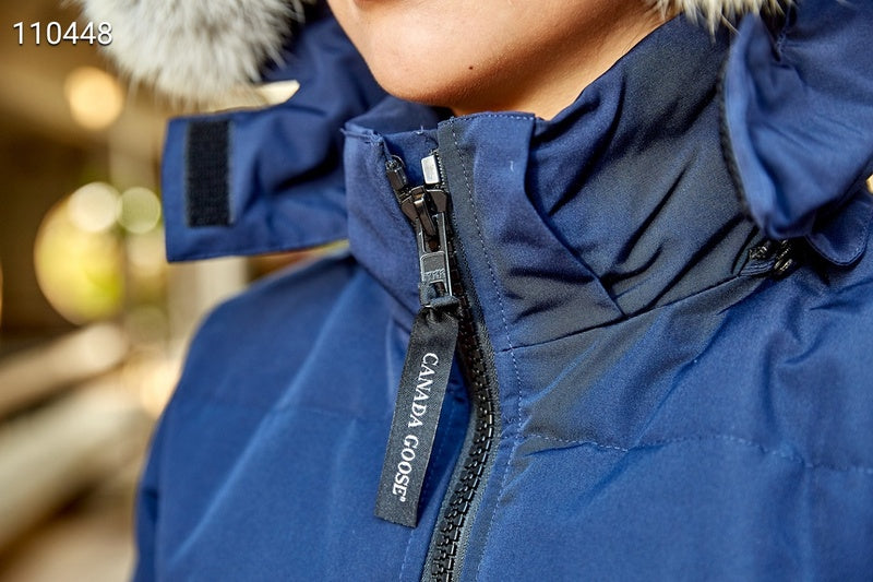 Résultat de l'évolution emblématique de la marque Canada G00se Femme, la Doudoune Canada G00se Femme est un témoignage de l'engagement de Canada G00se à combiner style,