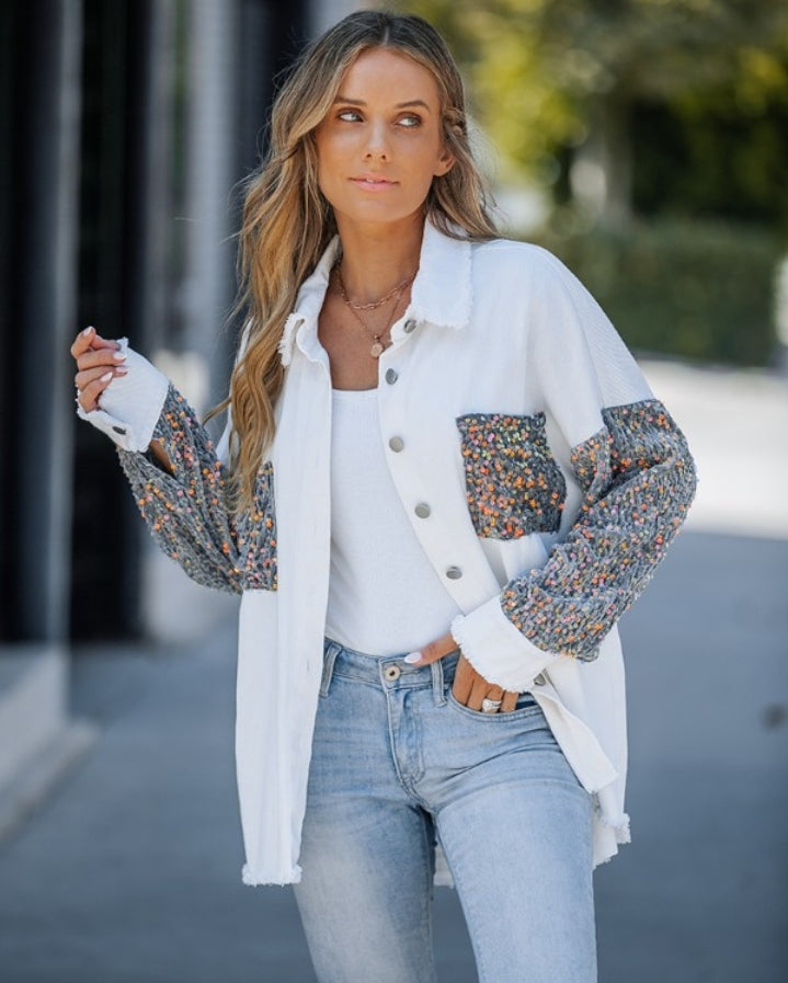 Premièrement : Apportez une touche d’éclat à votre look avec cette Veste décontractée à paillettes et patchwork à manches longues avec bouton sur le devant et ourlet brut femme 