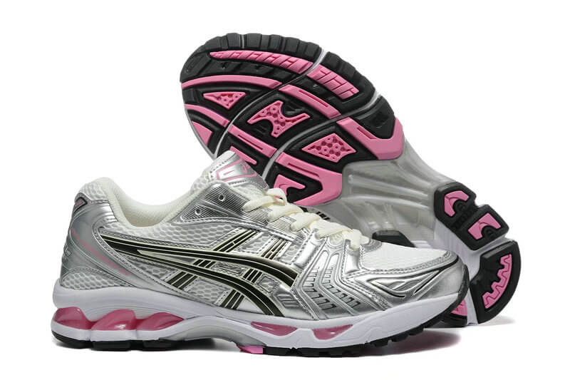 Premièrement :Les baskets Asics GEL-KAYANO offrent une combinaison parfaite de style et de performance. Leur design élégant et leurs technologies de pointe les rendent idéales pour les coureurs et les amateurs de mode.