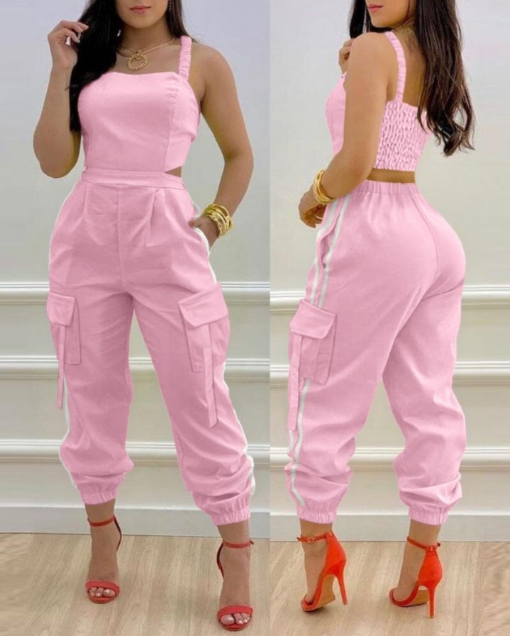 Premièrement : Adoptez un look résolument moderne avec cette Combinaison cargo décontractée à empiècements contrastés et poches Femme.