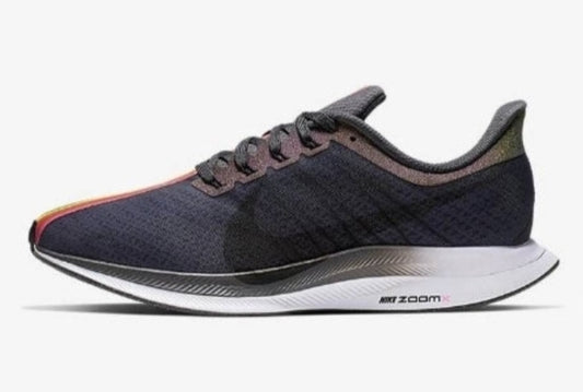 Les baskets Nike Air Zoom Femme se démarquent par leur design sportif et moderne, conçu pour maximiser les performances exceptionnelles 