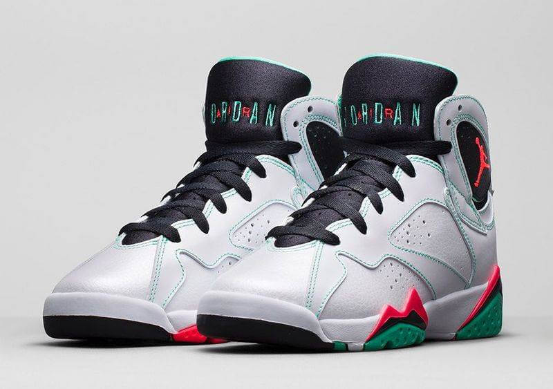 Premièrement, les baskets Air Jordan 7 Femme se distinguent par leur design iconique et leur confort exceptionnel.
