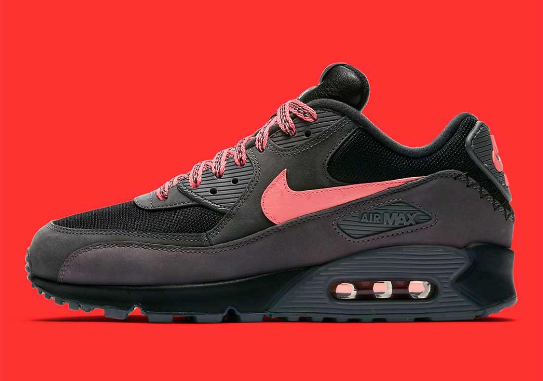 Les baskets Nike Air Max 90 Futura sont des pièces maîtresses de la mode.