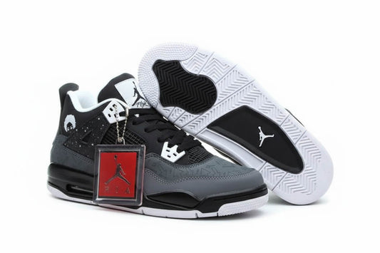 Premièrement : Les baskets Air Jordan 4 Femme se distinguent par leur design iconique et leur capacité à allier style et fonctionnalité.