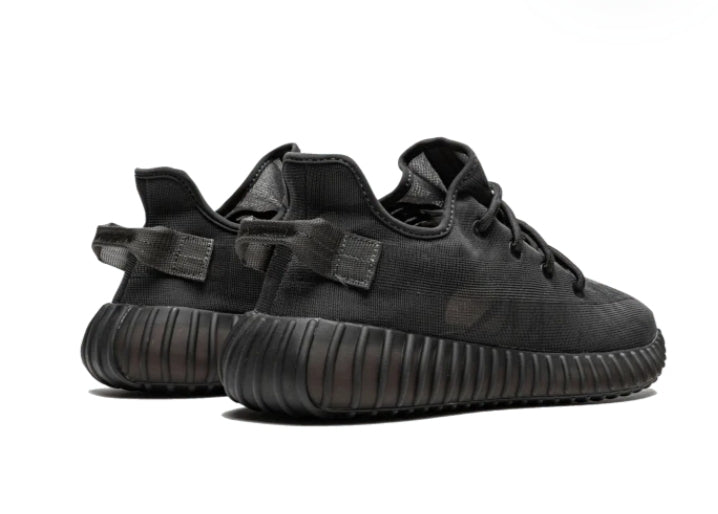 Les  Adidas Yeezy 350 Boost V2 Mono Mist Femme ,  entre Adidas et Kanye West, sont emblématiques pour leur design innovant et leur confort inégalé.