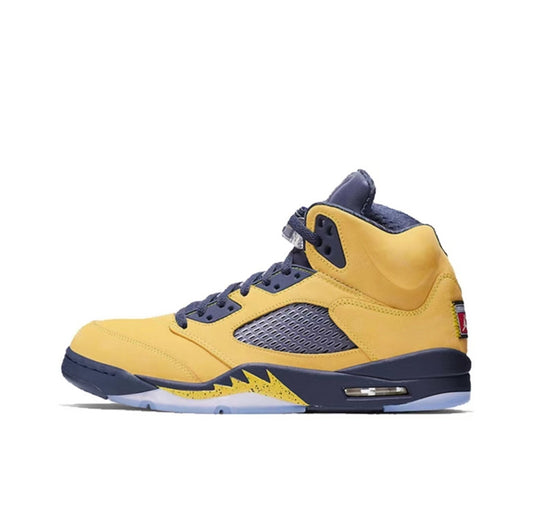 Les baskets Air Jordan 5 Femme permettent de personnaliser votre style tout en bénéficiant d’un confort supérieur.