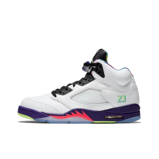 Les baskets Air Jordan 5 Femme permettent de personnaliser votre style tout en bénéficiant d’un confort supérieur.