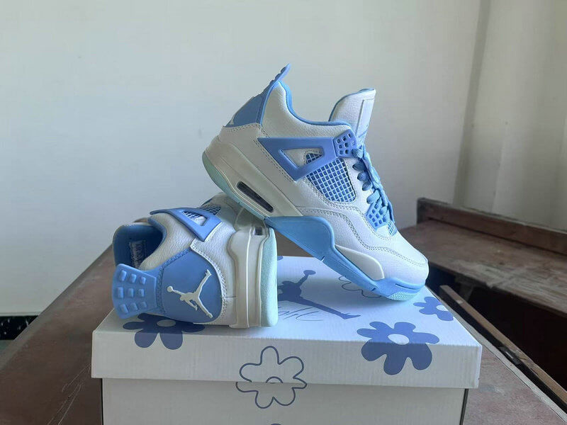 Premièrement : Les baskets Air Jordan 4 Femme se distinguent par leur design iconique et leur capacité à allier style et fonctionnalité.