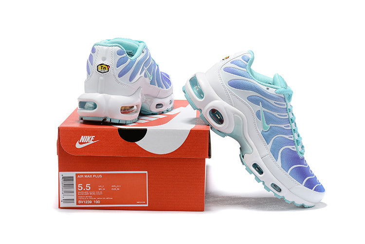 les baskets Nike TN Air Max Plus sont un témoignage de l'engagement de Nike à combiner style et innovation.