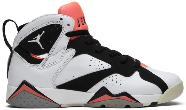 Premièrement, les baskets Air Jordan 7 Femme se distinguent par leur design iconique et leur confort exceptionnel.