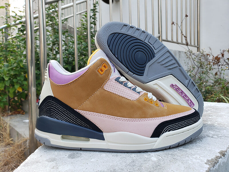 Premièrement, les baskets Air Jordan 3 Femme sont un symbole de style intemporel et de performance de haut niveau.