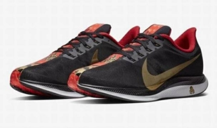 Les baskets Nike Air Zoom Femme se démarquent par leur design sportif et moderne, conçu pour maximiser les performances exceptionnelles 