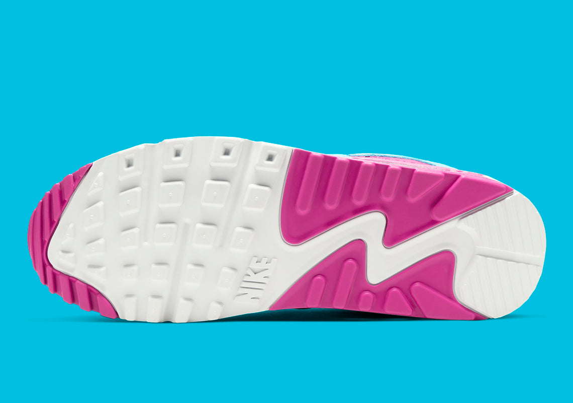 Les baskets Nike Air Max 90 Futura sont des pièces maîtresses de la mode.