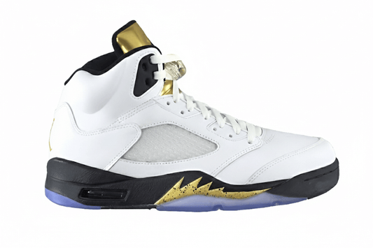 Premièrement, les baskets Air Jordan 5 Femme incarnent un mélange parfait de style audacieux et de performance exceptionnelle.