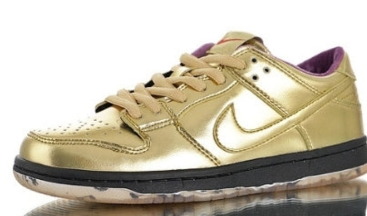 les baskets Nike SB Dunk femme Low sont un témoignage de l'engagement de Nike à combiner style et innovation.