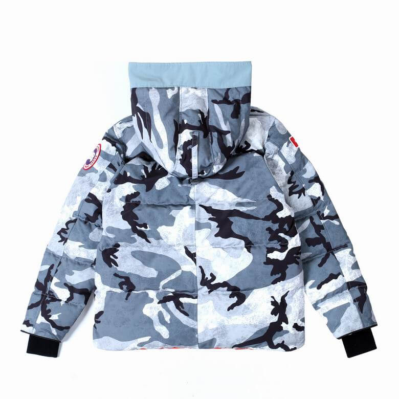 Résultat de l'évolution emblématique de la marque Canada G00se Femme, la Doudoune Canada G00se Femme est un témoignage de l'engagement de Canada G00se à combiner style