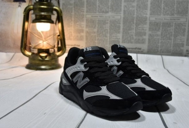 Les baskets New Balance Femme se démarquent par leur esthétique moderne et intemporelle, ainsi que par leur héritage sportif emblématique.