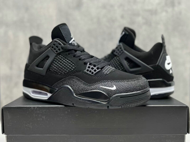 Premièrement : Les baskets Air Jordan 4 Femme se distinguent par leur design iconique et leur capacité à allier style et fonctionnalité.