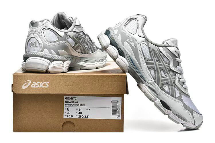 Premièrement :Les baskets Asics  offrent une combinaison parfaite de style et de performance.