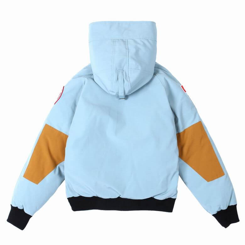 Résultat de l'évolution emblématique de la marque Canada G00se Femme, la Doudoune Canada G00se Femme est un témoignage de l'engagement de Canada G00se à combiner style