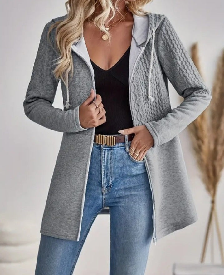 Premièrement : Adoptez un look chic et confortable avec ce Manteau décontracté à capuche avec fermeture éclair et texture torsadée femme 